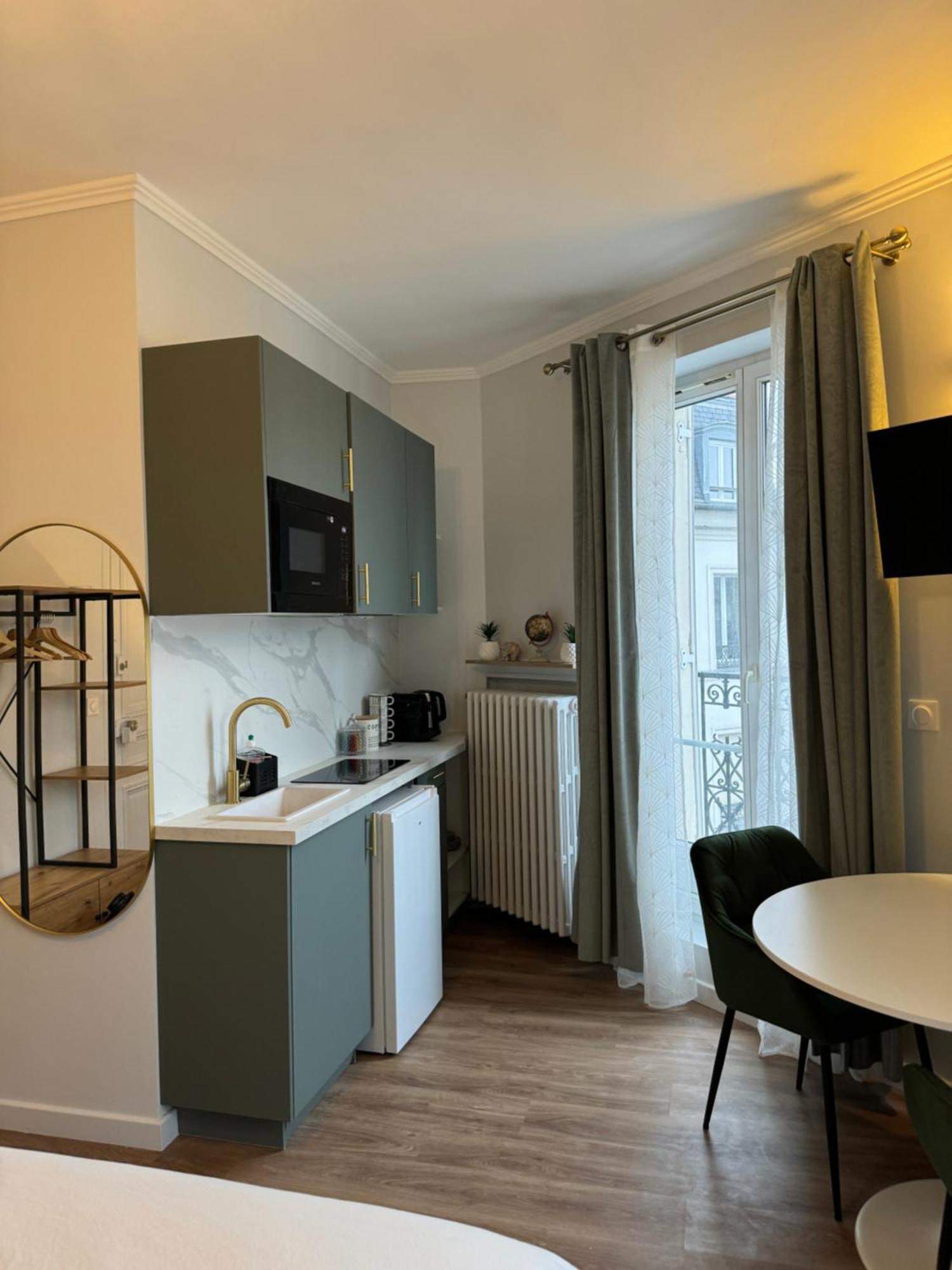 Studio De Charme Parisien ลูวาลัวเปแรต์ ภายนอก รูปภาพ