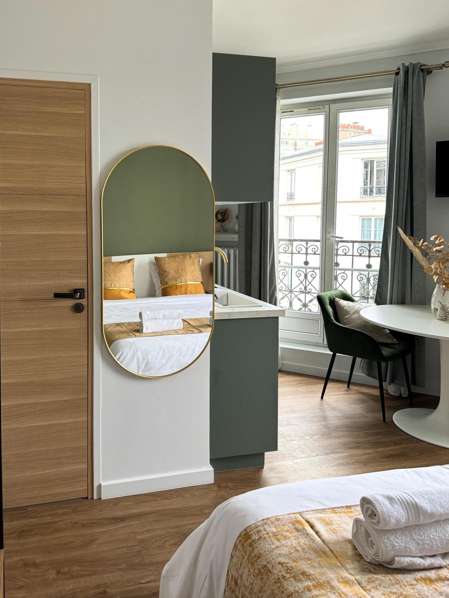 Studio De Charme Parisien ลูวาลัวเปแรต์ ภายนอก รูปภาพ